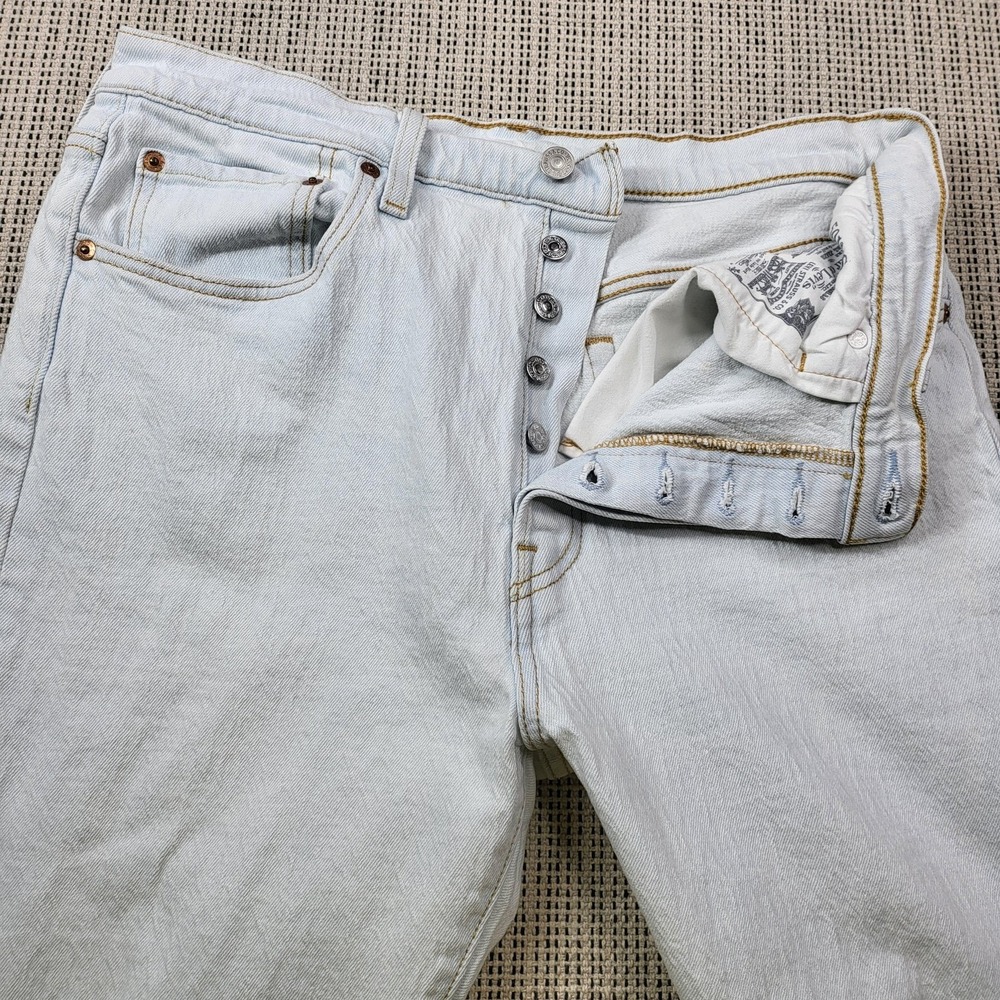 Levis 501 Jeans Mens 32x28 Blue Light‎ Wash Button Fly Straight Denim Pants